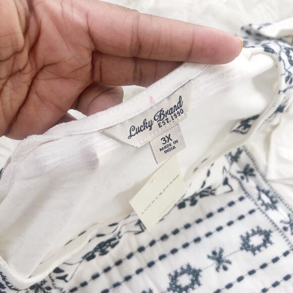 Lucky Brand Women's White Geo Embroidered Round Neck Longsleeve Top Plus 3X - Picture 4 of 7